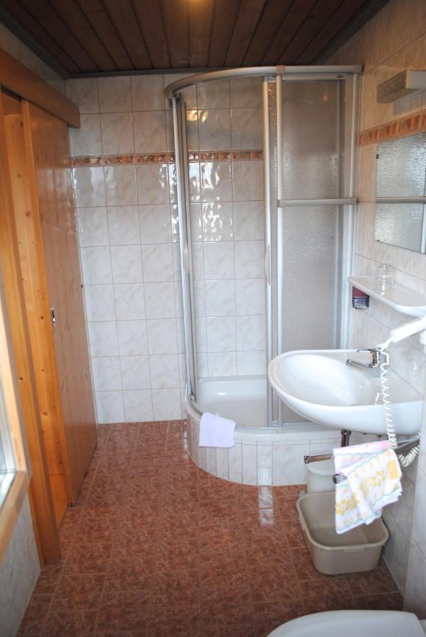Pension Lachmayr Kaprun Rum bild