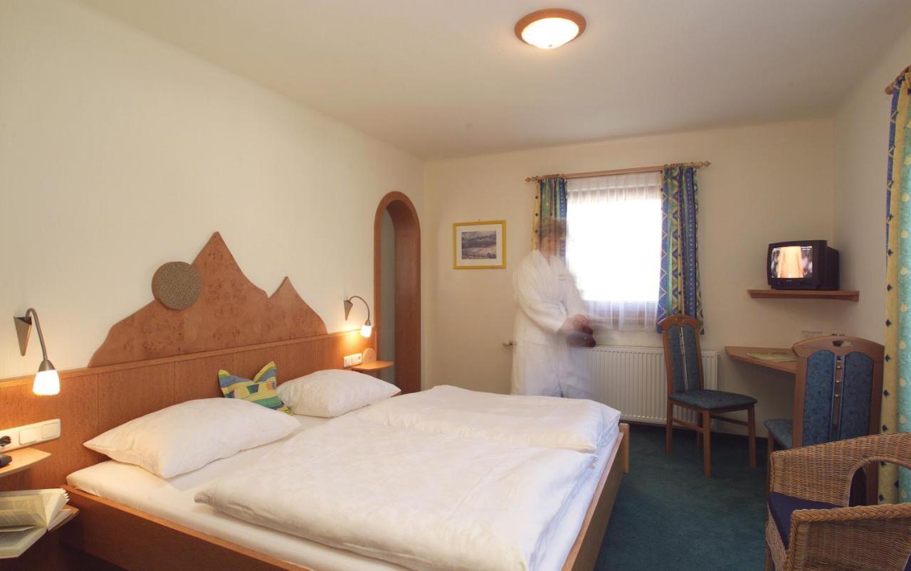 Pension Lachmayr Kaprun Exteriör bild