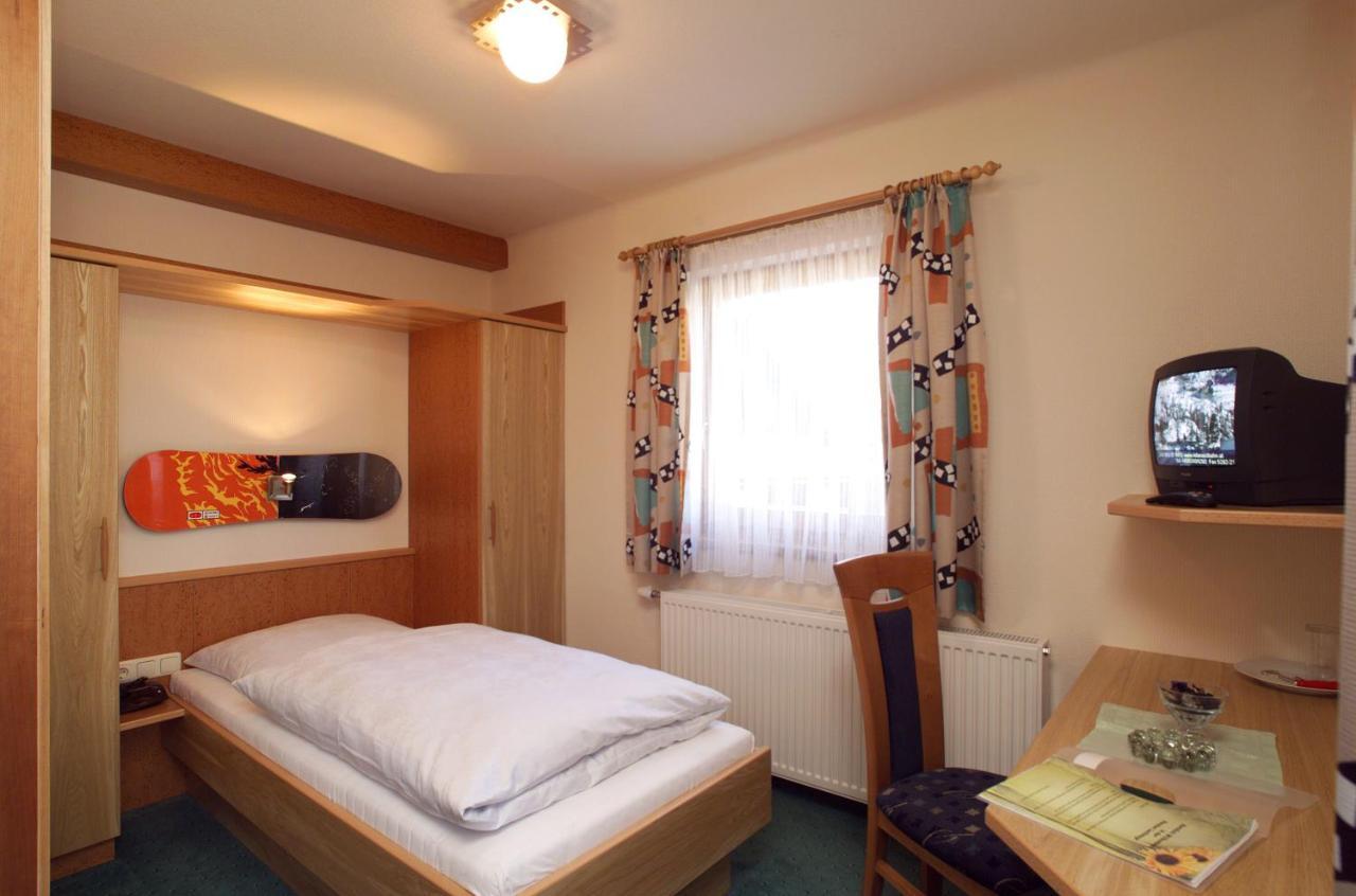 Pension Lachmayr Kaprun Rum bild