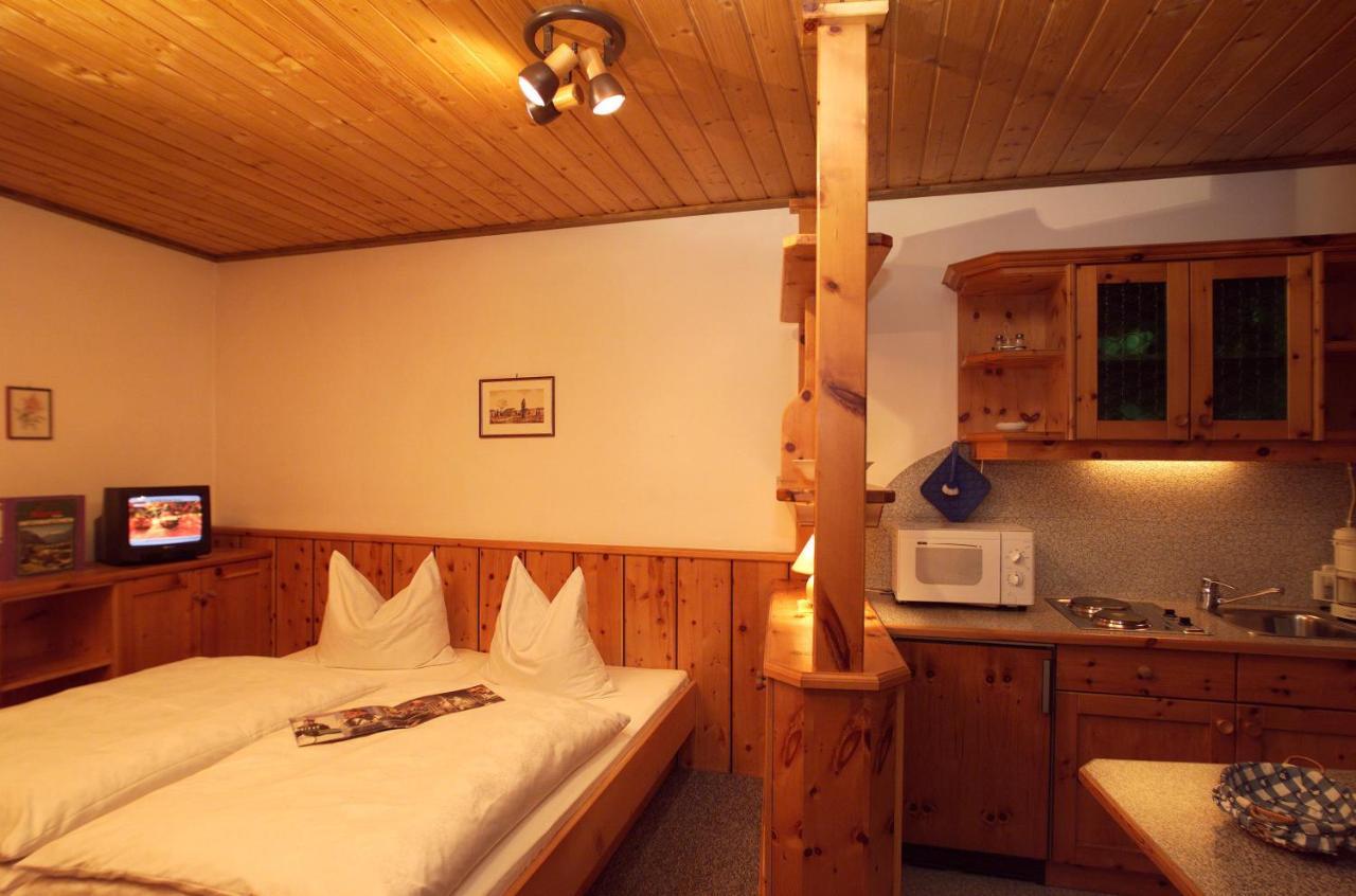 Pension Lachmayr Kaprun Rum bild