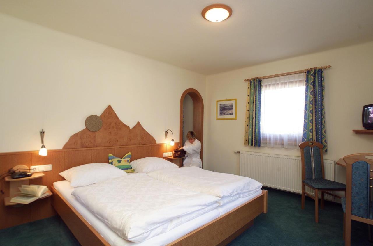 Pension Lachmayr Kaprun Rum bild